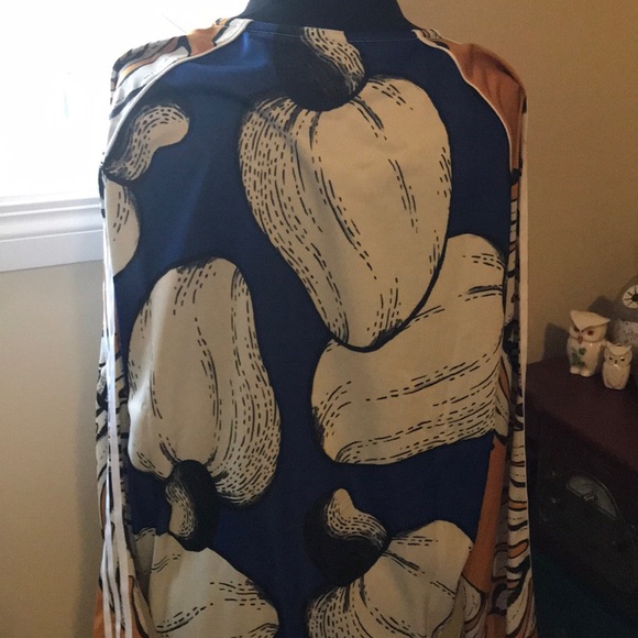 SOLD OUT Adidas X Farm Rio superstar jacket - Picture 4 of 6